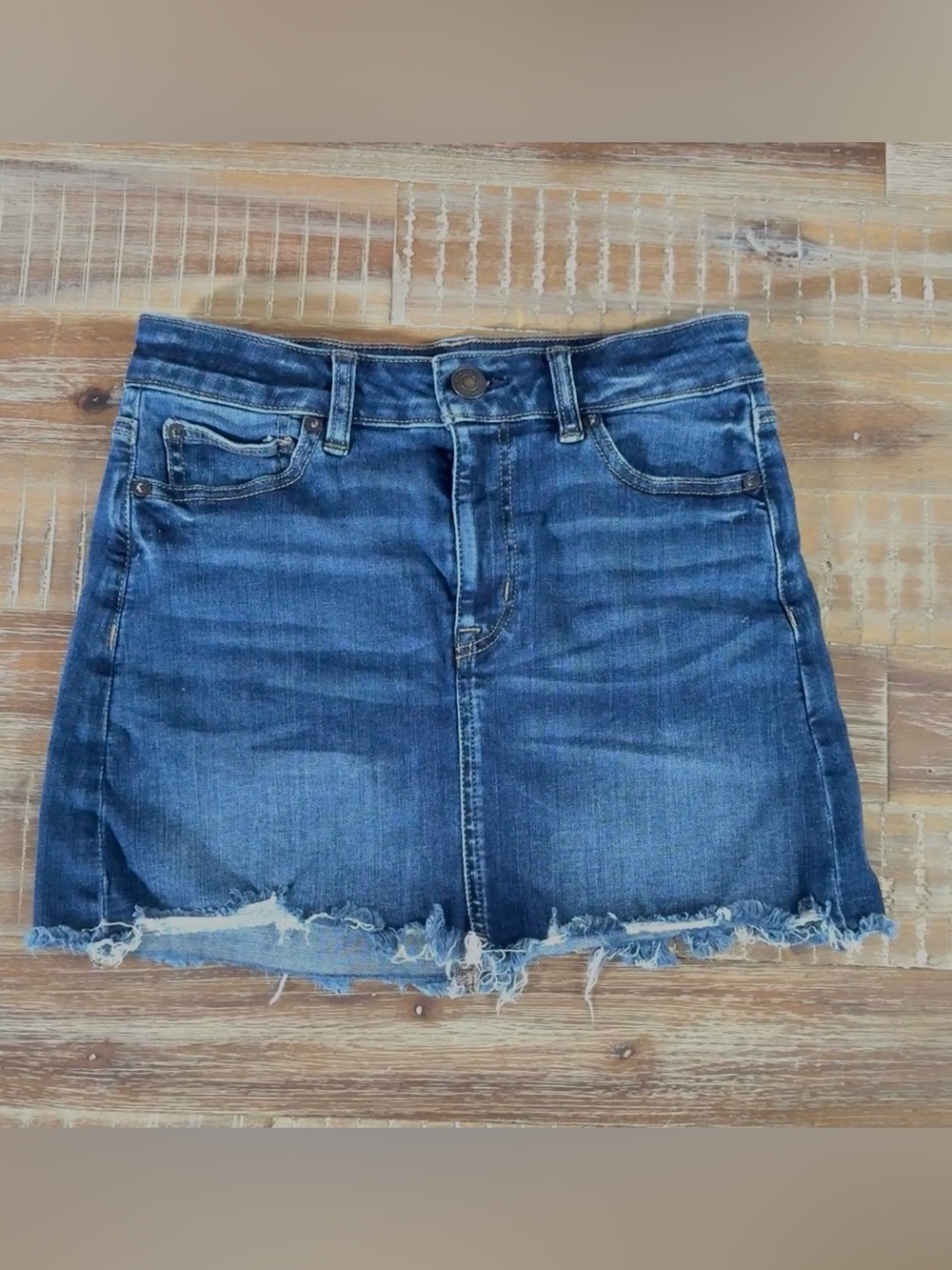 American Eagle Next Level Stretch Hi-Rise Jean Mini skirt size 4